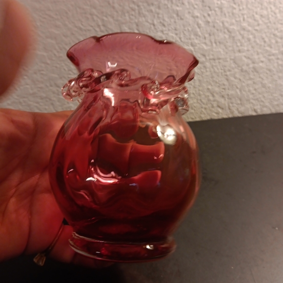VTG Pilgrim Cranberry Glass 5" Miniature Vase with Applied Rigaree. - Picture 6 of 6